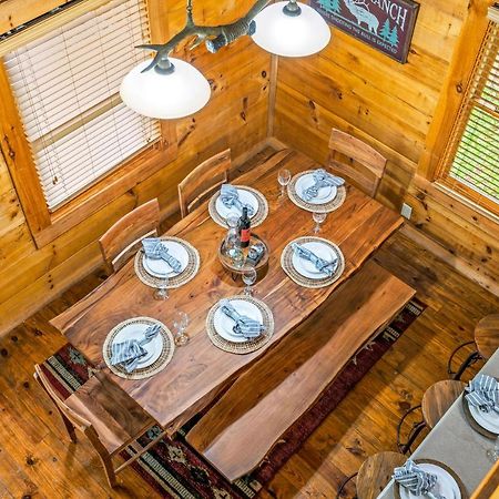 Charming Cabin W/ Hot Tub, Game Room, Top Location 비둘기 포지 외부 사진