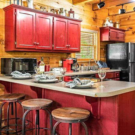 Charming Cabin W/ Hot Tub, Game Room, Top Location 비둘기 포지 외부 사진