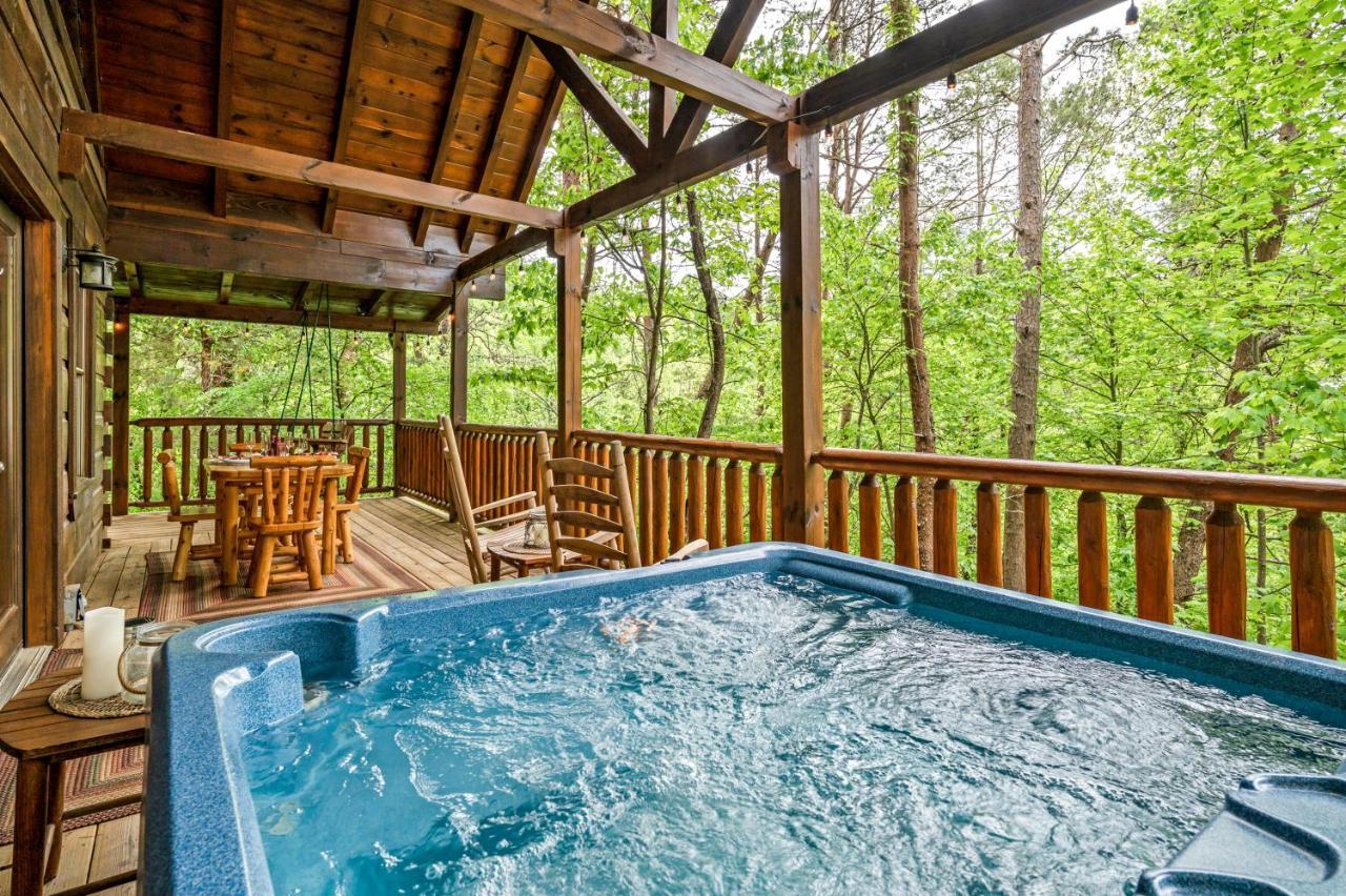 Charming Cabin W/ Hot Tub, Game Room, Top Location 비둘기 포지 외부 사진