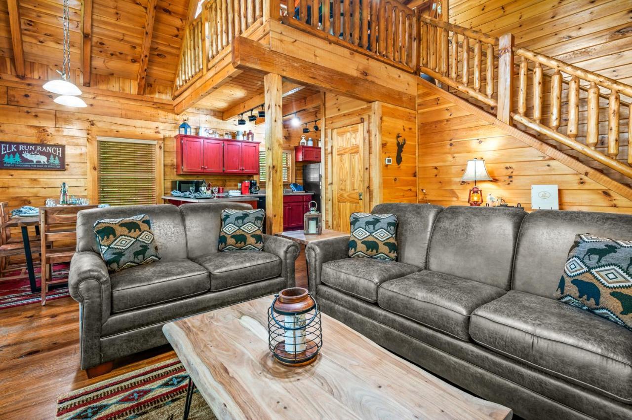 Charming Cabin W/ Hot Tub, Game Room, Top Location 비둘기 포지 외부 사진